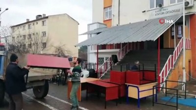  Elazığ'da 266 öğrencinin eğitim gördüğü ağır hasarlı okul boşaltıldı