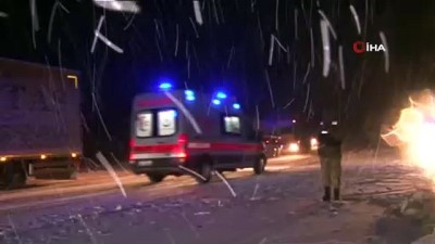  Erzincan’da tır ile kar küreme çalışması yapan iş makinesi çarpıştı