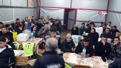  Nazilli’de depremzedeler yararına mezat düzenlendi 
