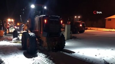 kaygan yol -  Vauk Geçidi'nde kar esareti Videosu