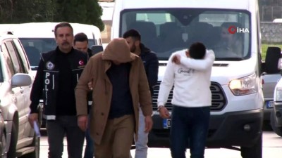 bonzai -  Adana'da 3.58 gram bonzai ele geçirildi: 3 tutuklu  Videosu