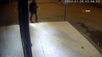 vitrin -  Camını kırdığı iş yerinden cep telefonları böyle çaldı  Videosu