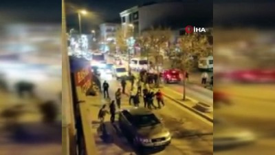 meydan savasi -  Çekmeköy’de ortalığın savaş alanına döndüğü kavga kamerada  Videosu