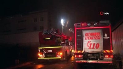  Esenyurt' dört katlı bir tekstil fabrikasında yangın... Olay yerinde çok sayıda itfaiye ekibi sevk edildi 