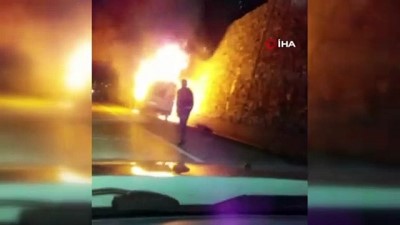 yangin tupu -  Minibüs alev alev yandı Videosu