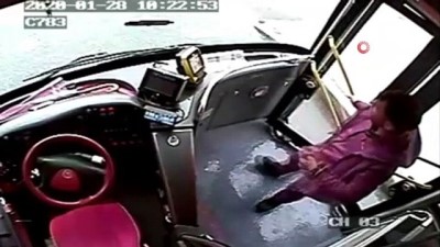  Özel halk otobüslerinin kabusu olan hırsız kamerada 