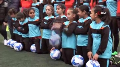 futbol maci - Şanlıurfalı kızlar sahaya indi  Videosu