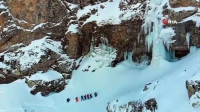 buz sarkitlari -  Van'daki buz şelalesi dağcıları bekliyor Videosu