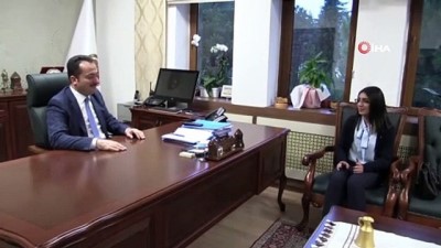 kamu gorevlileri -  Sabah evinden alınan Selcan, tüm gün Bilecik’i yönetti  Videosu