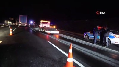 kaygan yol -  TEM’de trafik kazası: 2’si ağır 3 yaralı  Videosu