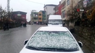  Sason'da kar yağışı hayatı olumsuz etkiledi 