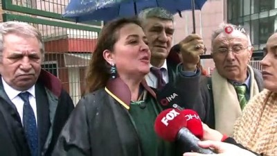 kirkoy -  Bakırköy’de kız arkadaşını darp eden, olaya tepki gösteren vatandaşlara öfkelenip aracını üstlerine süren Görkem Sertaç Göçmen, tahliye oldu.  Videosu