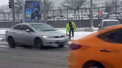  Başkent'te kar yağışı etkili oluyor 