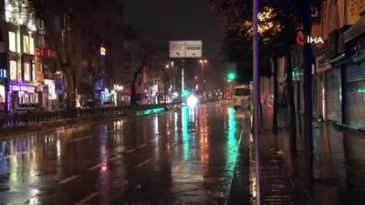 pazar gunu -  Gece saatlerinde başlayan yağmur İstanbul’da etkili oldu  Videosu