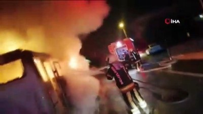  Kundaklanan midibüs alev alev böyle yandı 