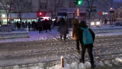 karahisar -  Kütahya'da kar kalınlığı 15 santimetreye ulaştı  Videosu