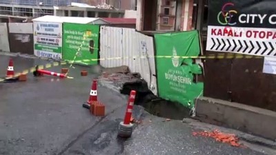 insaat alani -  Esenyurt'ta yol çöktü, cadde trafiğe kapatıldı  Videosu