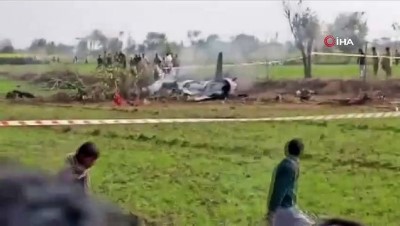  - Pakistan’da savaş jeti düştü: 2 ölü 