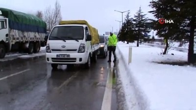 elektrik diregi -  Yoğun kar yağışı nedeniyle kapanan Konya - Antalya yolu 12 saat sonra trafiğe açıldı  Videosu