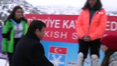 odul toreni - Alp Disiplini Kayak Ligi Eleme Yarışmaları ödül töreniyle sona erdi  Videosu