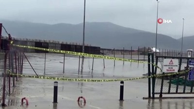  Amasra’da fırtına hayatı olumsuz etkiledi 