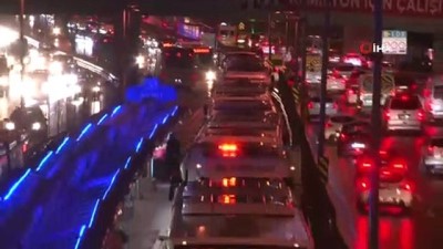 kirkoy -  Metrobüs arıza yaptı, uzun kuyruklar oluştu Videosu