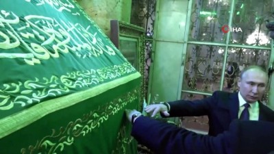 kiyamet -  - Putin, Emevi Camii’nde Kur'an-ı Kerim’i inceledi  Videosu