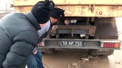 trafik levhasi -  Sivas’ta sürgün karla mücadeleyi güçleştiriyor  Videosu