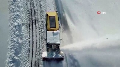katar -  2 bin 800 rakımda yapılan karla mücadele çalışmaları havadan görüntülendi  Videosu