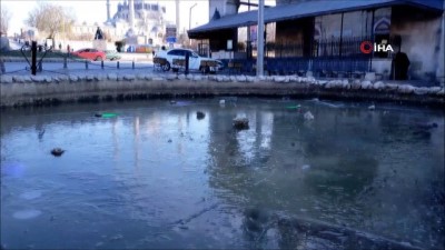 buz sarkitlari -  Edirne'de eksilere düşen sıcaklık süz havuzlarını dondurdu  Videosu