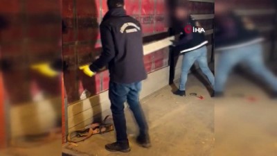 uyusturucu kacakciligi -  İpsala Gümrük Kapısı'nda piyasa değeri 10 milyon lira olan 177 kilo esrar ele geçirildi  Videosu