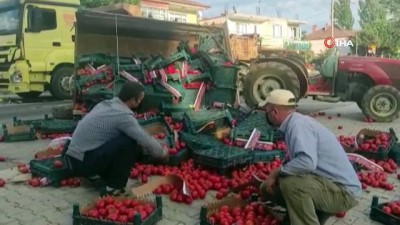 domates tarlasi -  Bursa’da parke taşı yüklü tır, domates taşıyan traktörle çarpıştı Videosu
