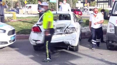  Freni boşalan kamyon araçlara çarptı: 4 yaralı