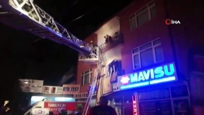  Düzce’de apartmanın en üst katında korkutan yangın