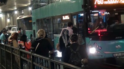  Otobüste sosyal mesafesiz yolculuk