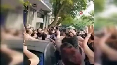 parlamento secimleri -  - Eski Gürcistan Devlet Başkanı Saakashvili'ye Atina'da yumruklu saldırı Videosu