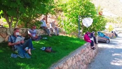 sonbahar -  Madene karşı özlem ve hasretin dile geldiği Mani Yolunda kitap okuma eylemi Videosu