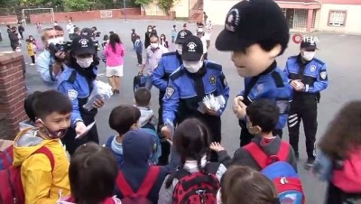  Polisten öğrencilere maskotlu 'Korona virüs' uyarısı