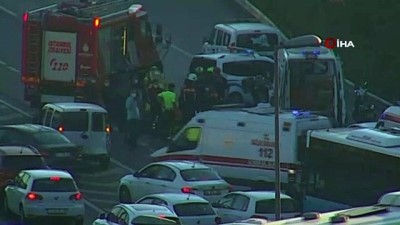  E-5 Karayolu’nda motosiklet otomobile çarptı:1 yaralı