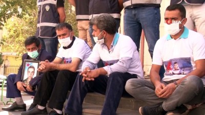  HDP önündeki ailelerin evlat nöbeti direnişi 405'inci gününde