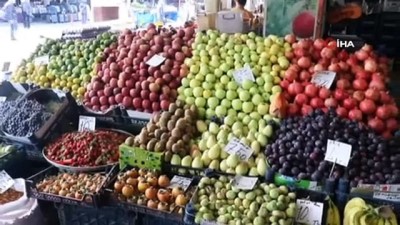  Pazar esnafını hem marketler hem korona virüs vurdu