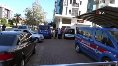 sahte icki -  Alanya’da restoranında sahte içkiyle yakalanan şüpheli tutuklandı Videosu