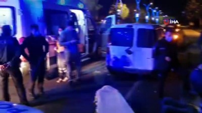  Otoyolda abi kardeşi darp ettiler