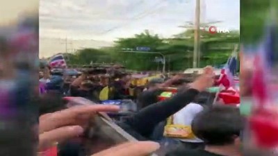 askeri darbe -  - Tayland’da hükumet karşıtı göstericiler sokaklara döküldü Videosu