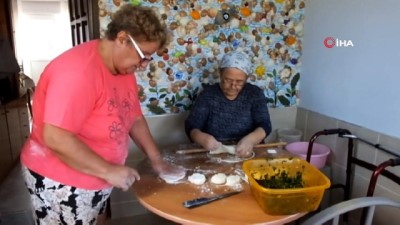 gozleme -  Burhaniyeli kadınlar kışlık yiyecekleri imece ile hazırlıyorlar Videosu