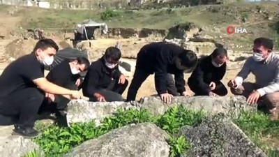  Kusursuz kafe çalışanları Antik kentte kazı çalışmasına katıldı