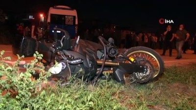  Motorize polis ekipleri kendilerinden kaçan aracı kovalarken minibüs ile çarpıştı: 1'i ağır 2 yaralı