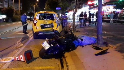 motosiklet kazasi -  Park halindeki araca çarpan motosiklet sürücüsü hayatını kaybetti Videosu