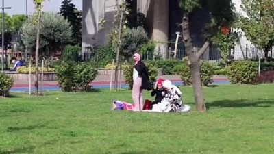  Cesedi izleyerek piknik yaptılar