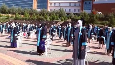 mezuniyet toreni -  Açık havada mezuniyet töreni Videosu